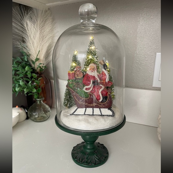 Valerie Parr Hill QVC Santa Light Up Glass Dome - Picture 2 of 11
